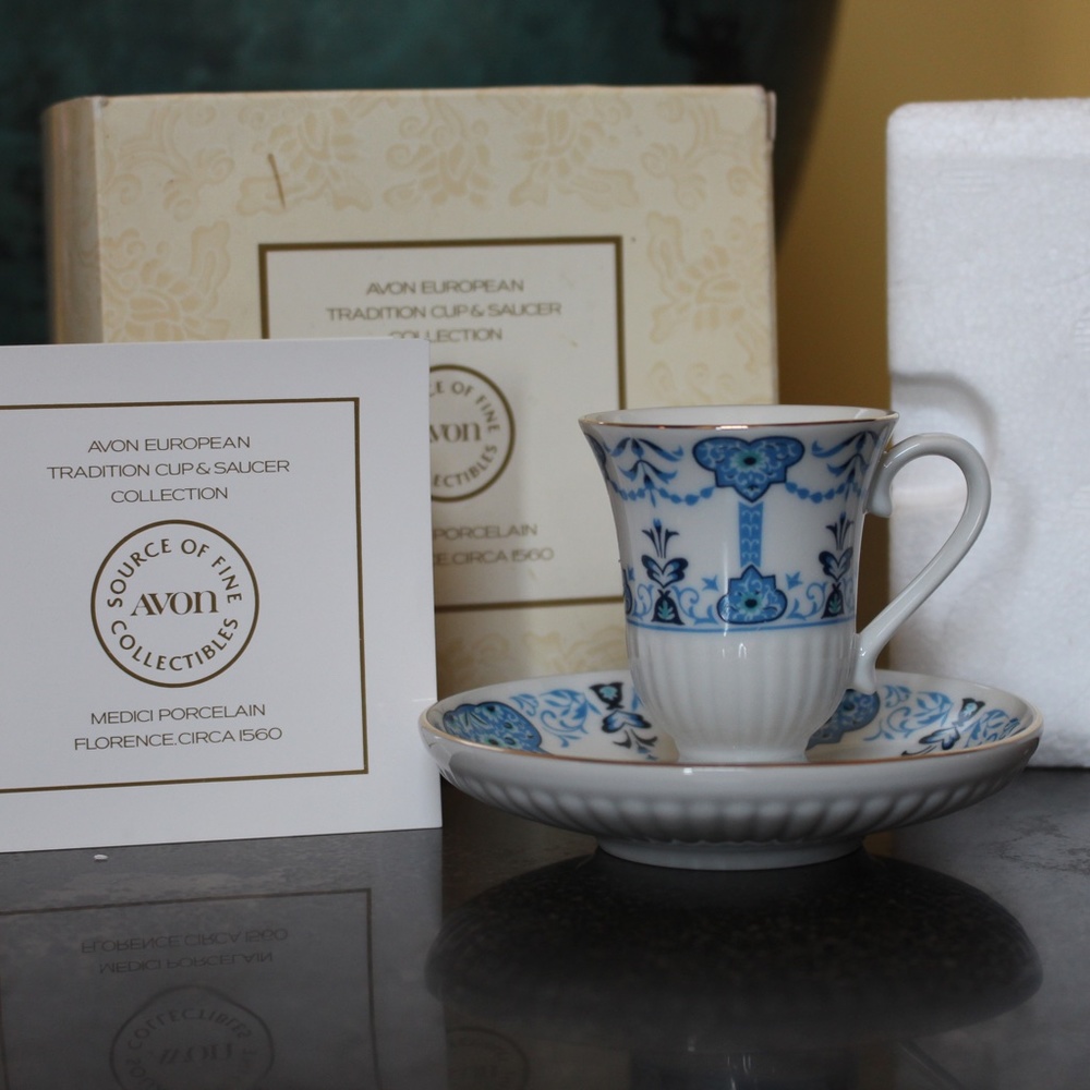 Vintage AVON, European Tradition cup & Saucer collection Florence Circa 1560